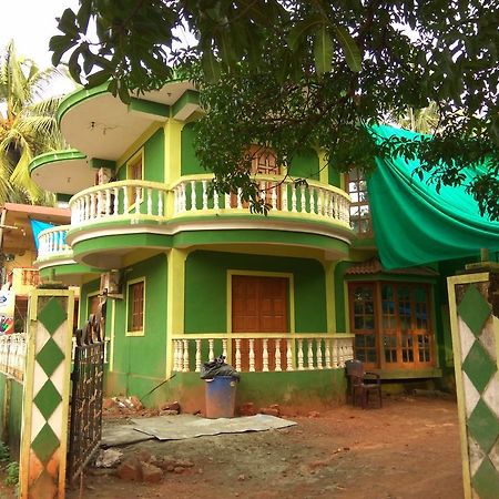 J.S Holiday Guest House Calangute Extérieur photo