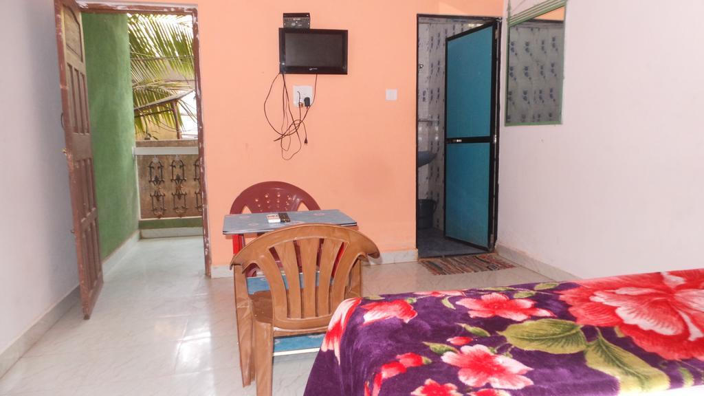 J.S Holiday Guest House Calangute Extérieur photo
