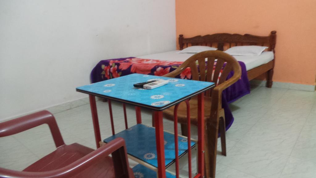 J.S Holiday Guest House Calangute Extérieur photo