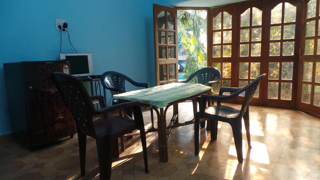J.S Holiday Guest House Calangute Extérieur photo