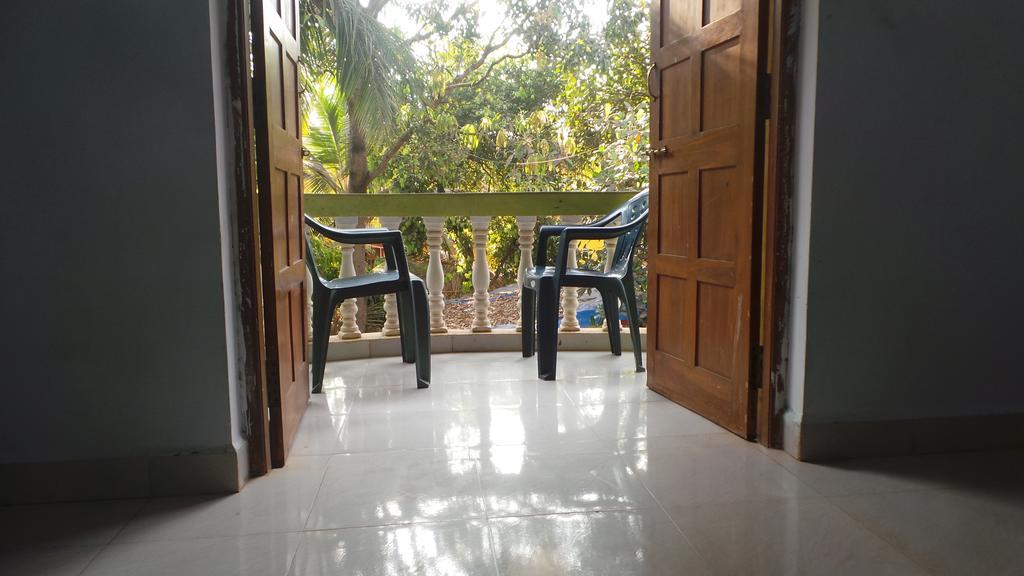 J.S Holiday Guest House Calangute Extérieur photo