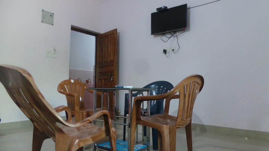 J.S Holiday Guest House Calangute Extérieur photo