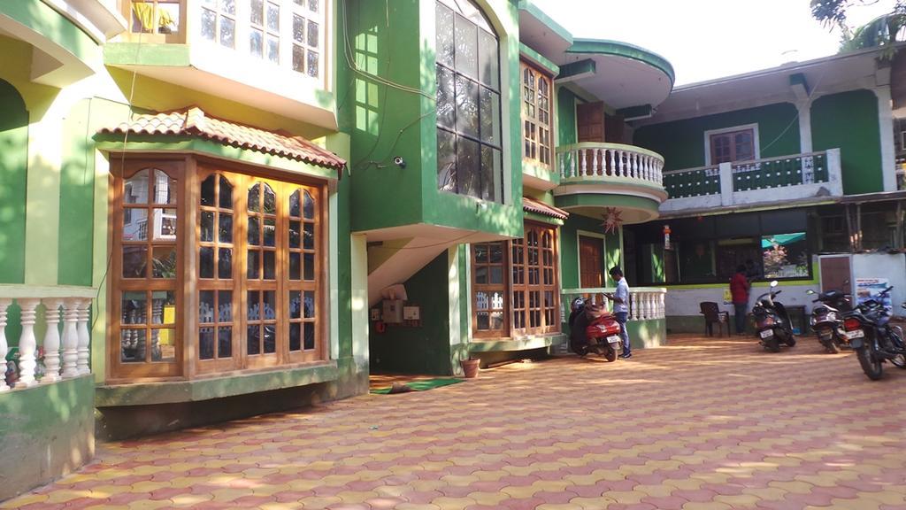J.S Holiday Guest House Calangute Extérieur photo